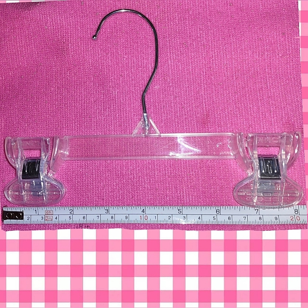 FREE 14 Plastic Retail Hangers
